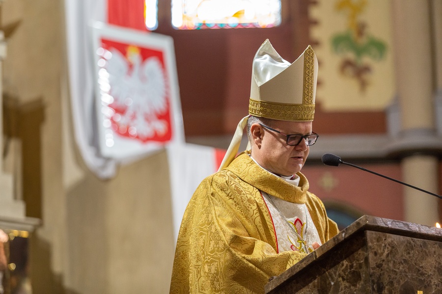 Wojewódzkie obchody Narodowego Święta Niepodległości w Toruniu, fot. Szymon Zdziebło tarantoga.pl dla UMWKP