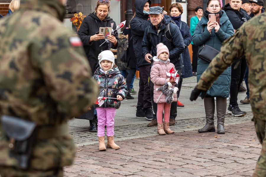 Wojewódzkie obchody Narodowego Święta Niepodległości w Toruniu, fot. Szymon Zdziebło tarantoga.pl dla UMWKP