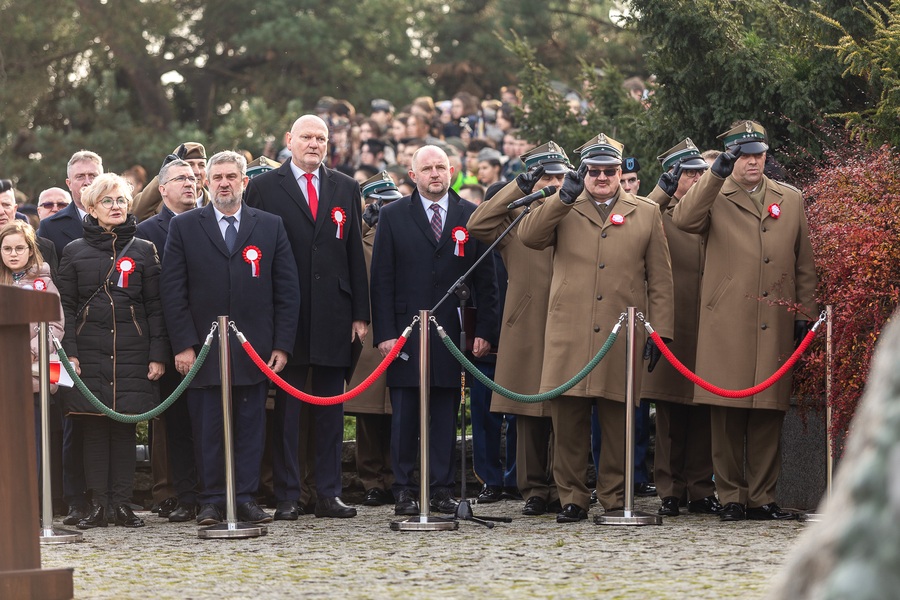 Wojewódzkie obchody Narodowego Święta Niepodległości w Toruniu, fot. Szymon Zdziebło tarantoga.pl dla UMWKP