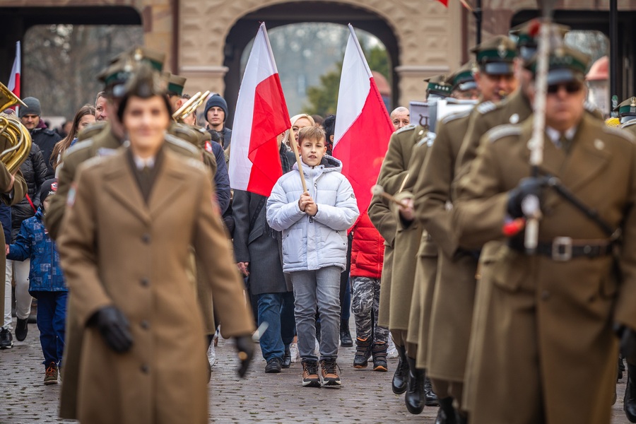 Wojewódzkie obchody Narodowego Święta Niepodległości w Toruniu, fot. Szymon Zdziebło tarantoga.pl dla UMWKP