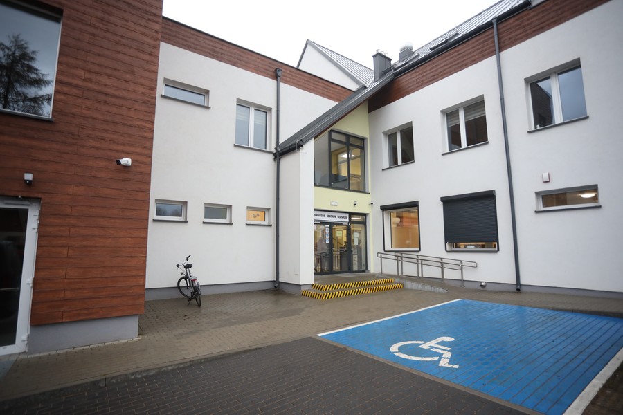 Otwarcie Powiatowego Centrum Wsparcia w Tucholi, fot. Filip Kowalkowski dla UMWKP