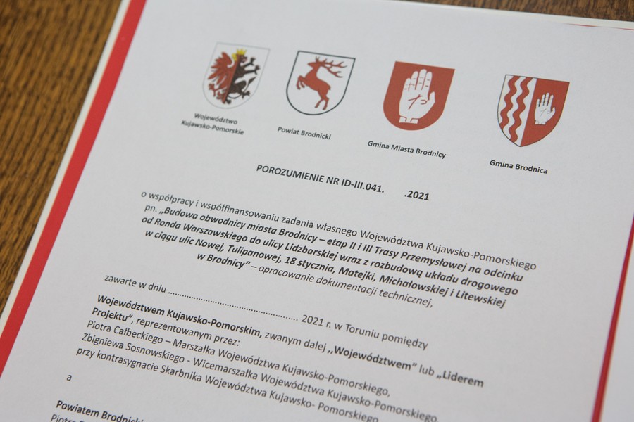 Podpisanie porozumień na obwodnice Lisewa i Brodnicy, fot. Mikołaj Kuras dla UMWKP