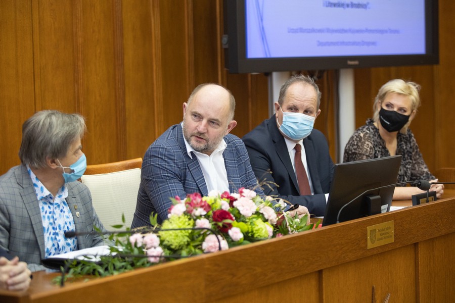 Podpisanie porozumień na obwodnice Lisewa i Brodnicy, fot. Mikołaj Kuras dla UMWKP