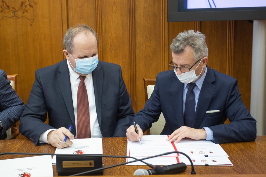 Podpisanie porozumień na obwodnice Lisewa i Brodnicy, fot. Mikołaj Kuras dla UMWKP