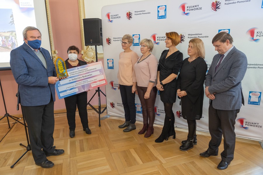 Wręczenie nagród na witacz dożynkowy, fot. Mikołaj Kuras dla UMWKP