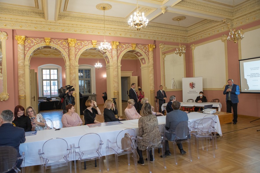 Wręczenie nagród na witacz dożynkowy, fot. Mikołaj Kuras dla UMWKP