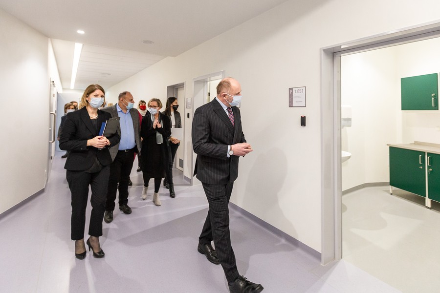 Otwarcie pawilonu oddziałów psychiatrycznych WSZ, fot. Szymon Zdziebło/tarantoga.pl dla UMWKP