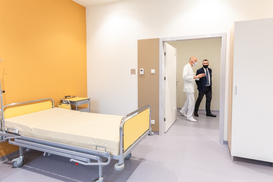 Otwarcie pawilonu oddziałów psychiatrycznych WSZ, fot. Szymon Zdziebło/tarantoga.pl dla UMWKP