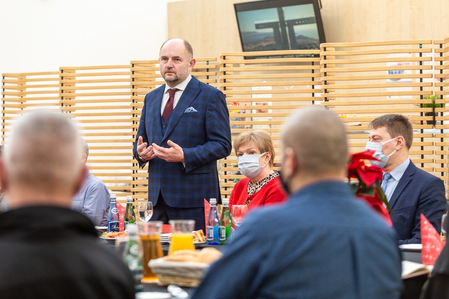 Wigilia dla osób bezdomnych, fot. Szymon Zdziebło/tarantoga.pl dla UMWKP