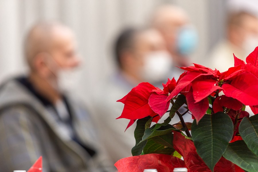 Wigilia dla osób bezdomnych, fot. Szymon Zdziebło/tarantoga.pl dla UMWKP