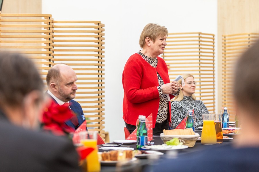 Wigilia dla osób bezdomnych, fot. Szymon Zdziebło/tarantoga.pl dla UMWKP