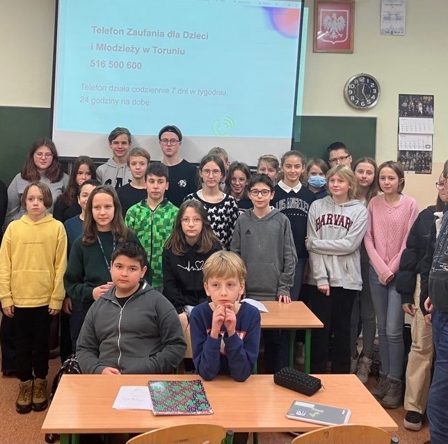 uczniowie Szkoły Podstawowej nr 10 im. Komisji Edukacji Narodowej w Toruniu