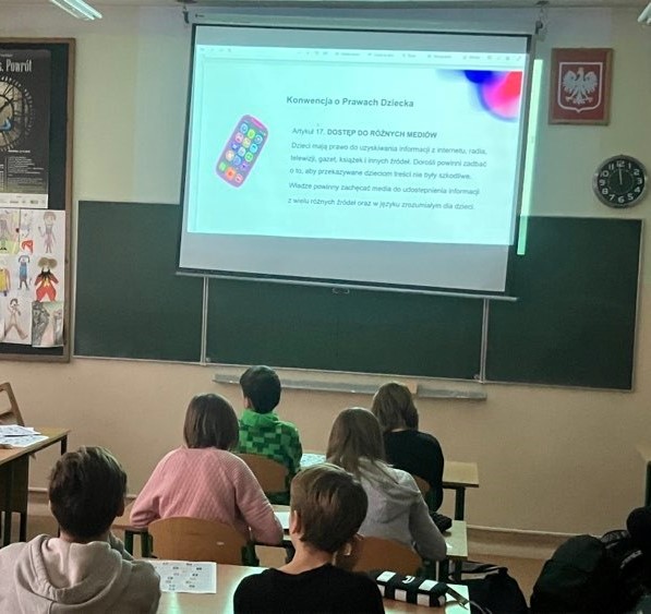 uczniowie Szkoły Podstawowej nr 10 im. Komisji Edukacji Narodowej w Toruniu