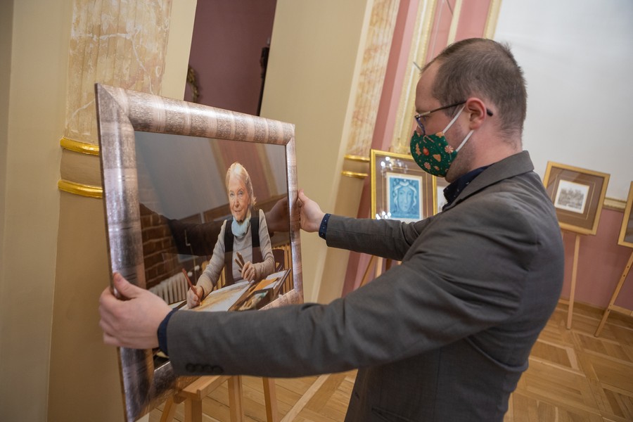 Wystawa prac Krystyny Szalewskiej-Gałdyńskiej w Pałacu Dąmbskich, fot. Mikołaj Kuras dla UMWKP