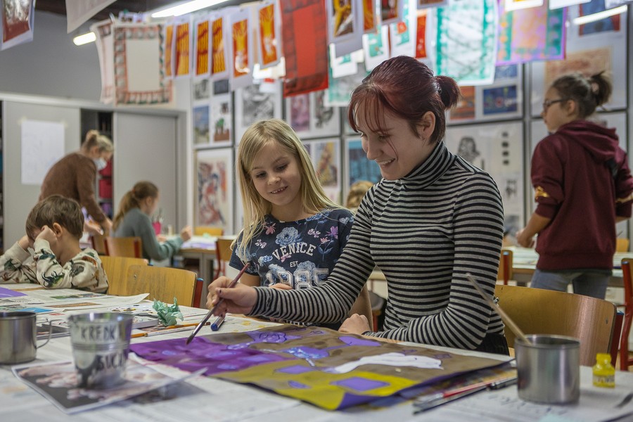 Zajęcia w Galerii i Ośrodku Plastycznej Twórczości Dziecka w Toruniu, fot. Mikołaj Kuras dla UMWKP