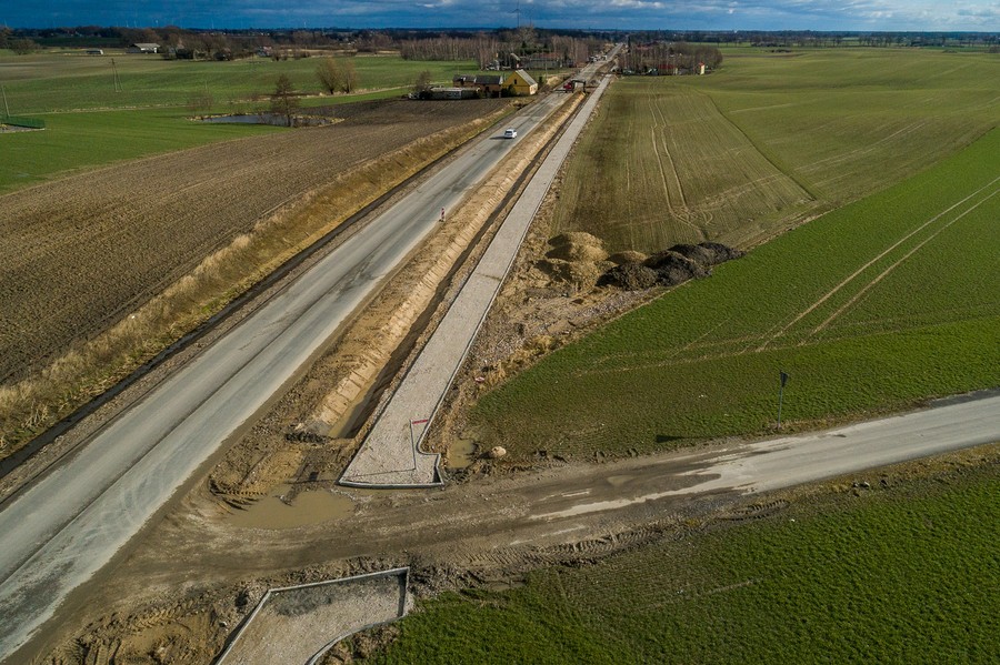 Przebudowa drogi wojewódzkiej nr 548 Stolno-Wąbrzeźno, fot. Szymon Zdziebło/tarantoga.pl dla UMWKP