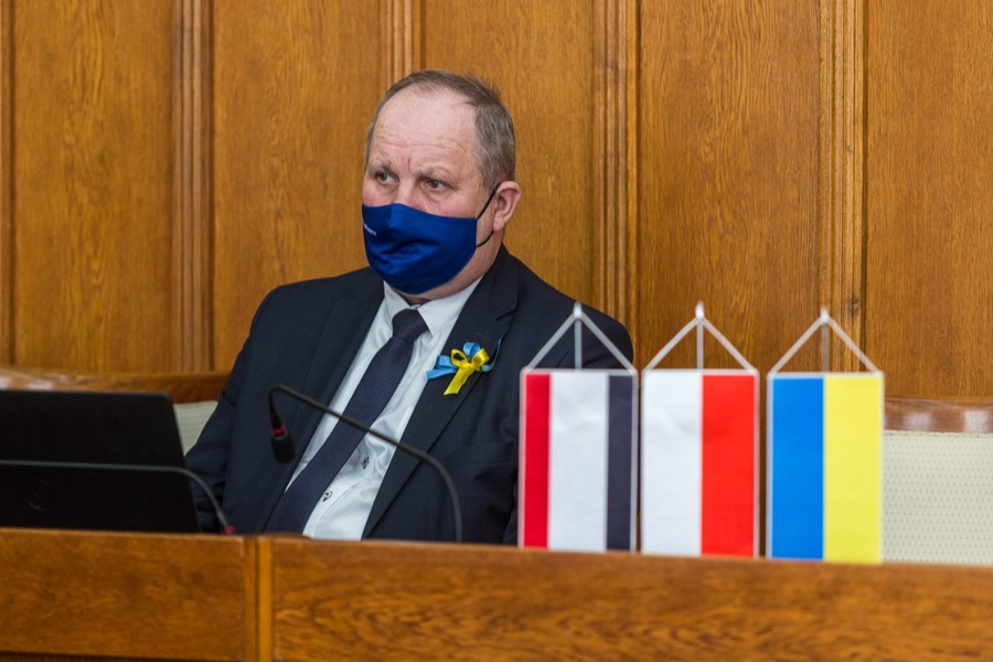 Sejmik przyjął stanowisko potępiające rosyjską agresję na Ukrainę, fot. Szymon Zdzieblo/tarantoga.pl dla UMWKP