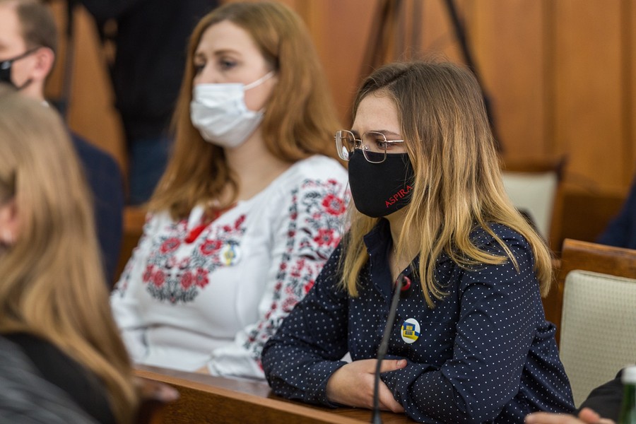 Sejmik przyjął stanowisko potępiające rosyjską agresję na Ukrainę, fot. Szymon Zdzieblo/tarantoga.pl dla UMWKP