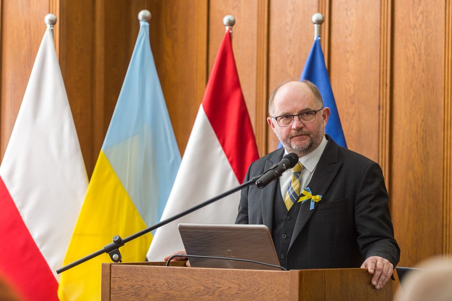 Sejmik przyjął stanowisko potępiające rosyjską agresję na Ukrainę, fot. Szymon Zdzieblo/tarantoga.pl dla UMWKP