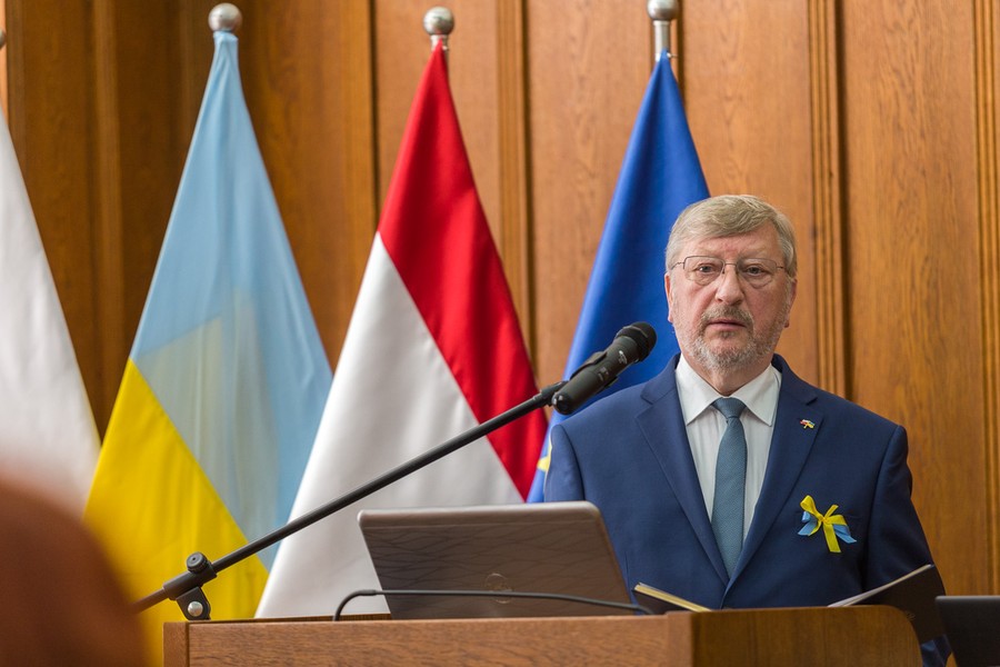 Sejmik przyjął stanowisko potępiające rosyjską agresję na Ukrainę, fot. Szymon Zdzieblo/tarantoga.pl dla UMWKP