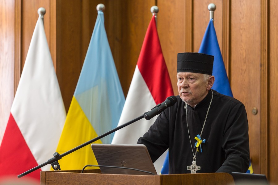 Sejmik przyjął stanowisko potępiające rosyjską agresję na Ukrainę, fot. Szymon Zdzieblo/tarantoga.pl dla UMWKP
