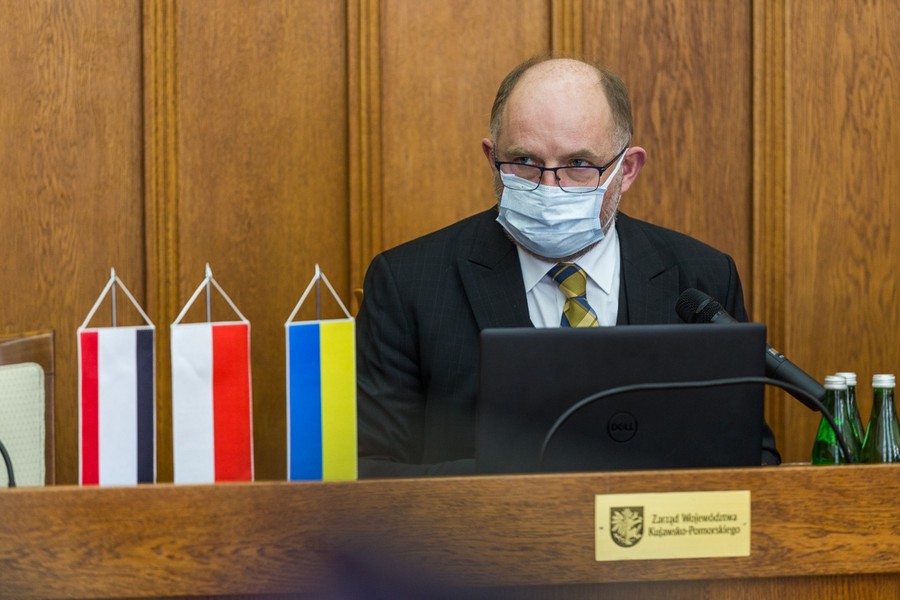 Sejmik przyjął stanowisko potępiające rosyjską agresję na Ukrainę, fot. Szymon Zdzieblo/tarantoga.pl dla UMWKP