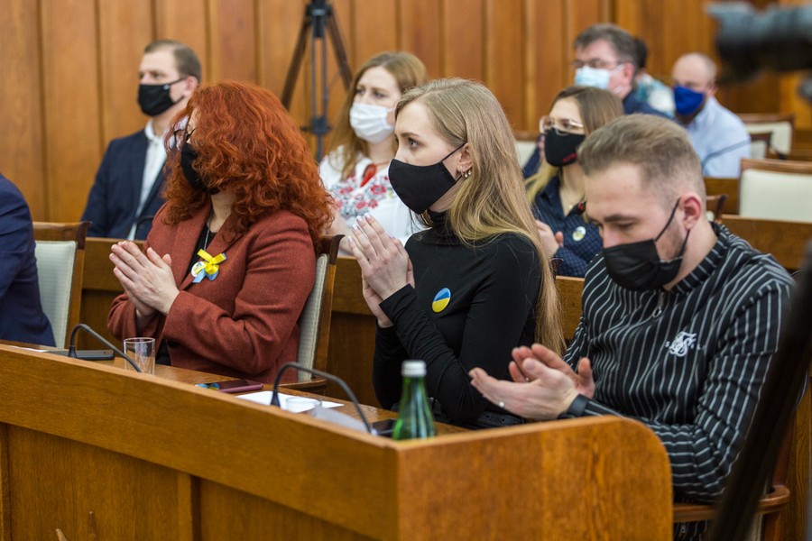 Sejmik przyjął stanowisko potępiające rosyjską agresję na Ukrainę, fot. Szymon Zdzieblo/tarantoga.pl dla UMWKP