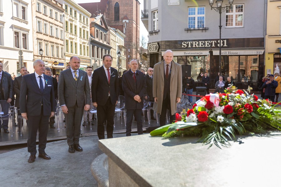 Ceremonia podpisania listów intencyjnych w sprawie Szlaku Kopernikowskiego, fot. Szymon Zdzieblo/tarantoga.pl dla UMWKP