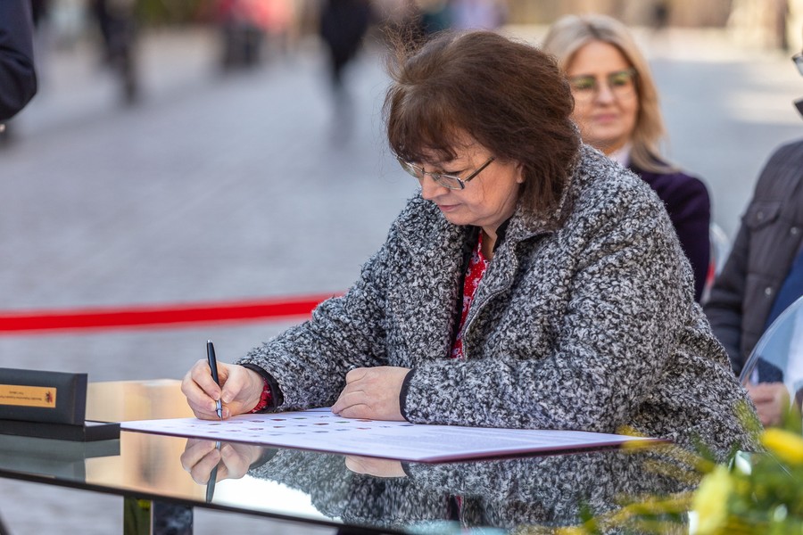 Ceremonia podpisania listów intencyjnych w sprawie Szlaku Kopernikowskiego, fot. Szymon Zdzieblo/tarantoga.pl dla UMWKP