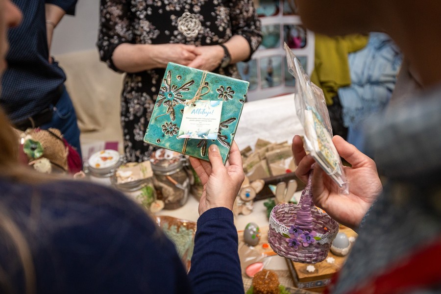 “My też potrafimy” – przedświąteczna wystawa rękodzieła, fot. Szymon Zdziebło/tarantoga.pl dla UMWKP