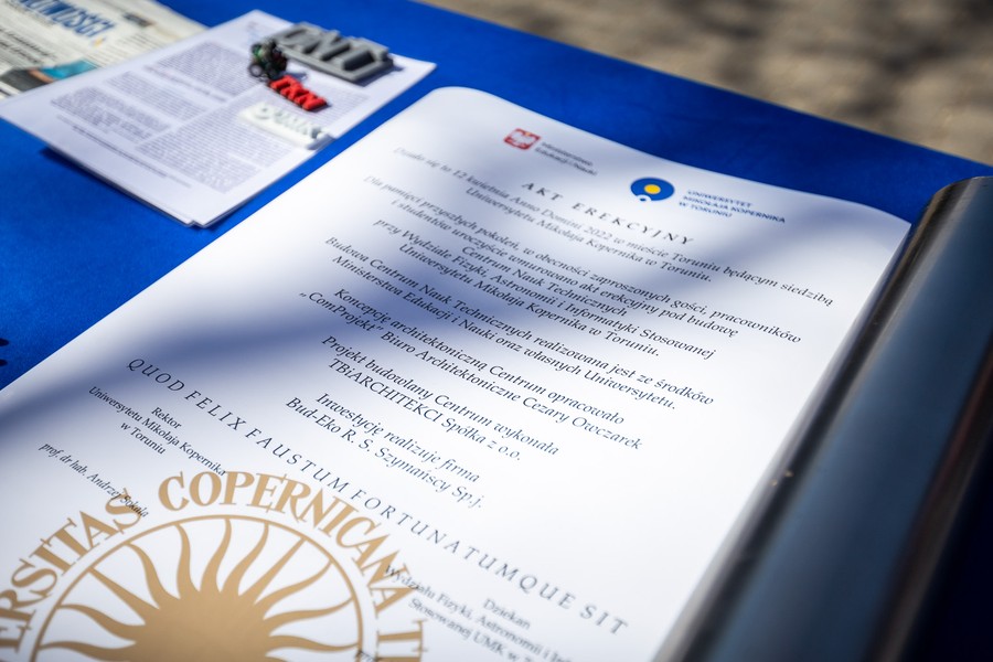 Wmurowanie kamienia węgielnego pod Centrum Nauk Technicznych UMK, fot. Szymon Zdziebło/tarantoga.pl dla UMWKP