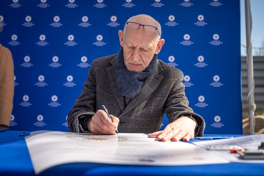 Wmurowanie kamienia węgielnego pod Centrum Nauk Technicznych UMK, fot. Szymon Zdziebło/tarantoga.pl dla UMWKP
