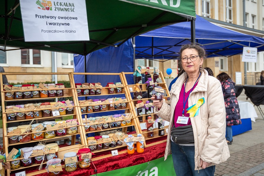 Wielkanocny jarmark przed Urzędem Marszałkowskim, fot. Szymon Zdziebło/tarantoga.pl dla UMWKP
