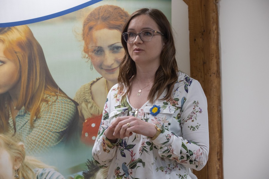 Wizyta radnych województwa w punkcie informacyjno-doradczym dla uchodźców z Ukrainy, fot. Mikołaj Kuras dla UMWKP