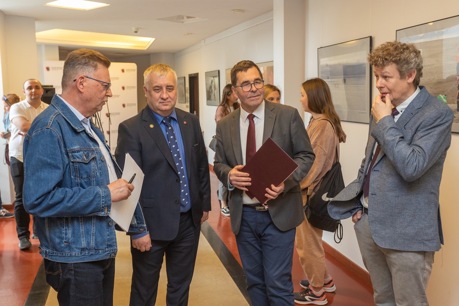 Stacja polarna UMK na Spitsbergenie – otwarcie wystawy fotografii w Urzędzie Marszałkowskim, fot. Mikołaj Kuras dla UMWKP