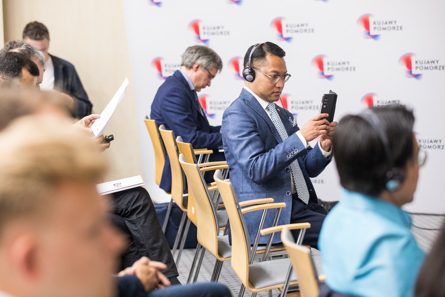 Panel dyskusyjny poświęcony współpracy pomiędzy Polską a Tajlandią, fot. Andrzej Goiński/UMWKP