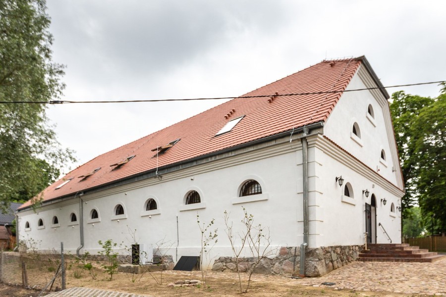 Otwarcie spichlerza dworskiego w Kłóbce, fot. Szymon Zdziebło/tarantoga.pl dla UMWKP