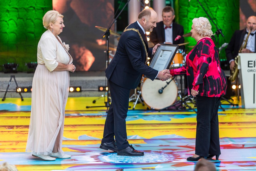 Gala Nagród Marszałka za lata 2022 i 2021, fot. Szymon Zdziebło, tarantoga.pl dla UMWKP