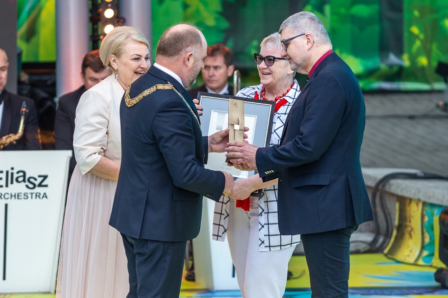 Gala Nagród Marszałka za lata 2022 i 2021, fot. Szymon Zdziebło, tarantoga.pl dla UMWKP