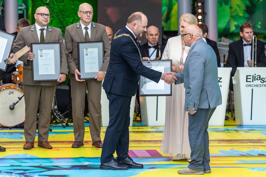 Gala Nagród Marszałka za lata 2022 i 2021, fot. Szymon Zdziebło, tarantoga.pl dla UMWKP