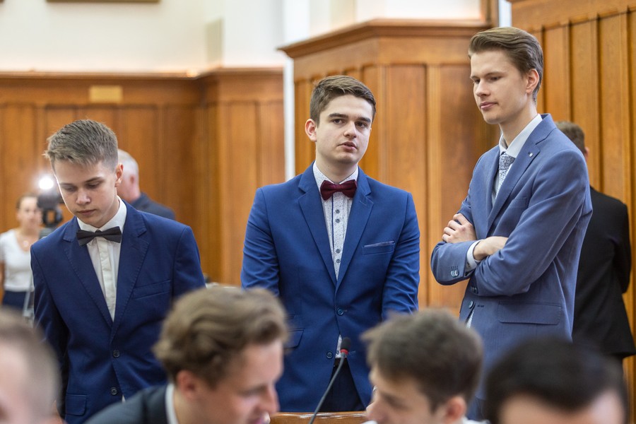 Sesja inauguracyjna Młodzieżowego Sejmiku Województwa, fot. Szymon Zdziebło/tarantoga.pl dla UMWKP