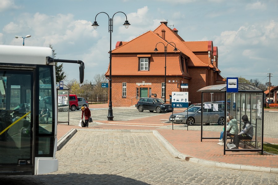 Dworzec w Tucholi po rewitalizacji, fot. Tomasz Czachorowski dla UMWKP