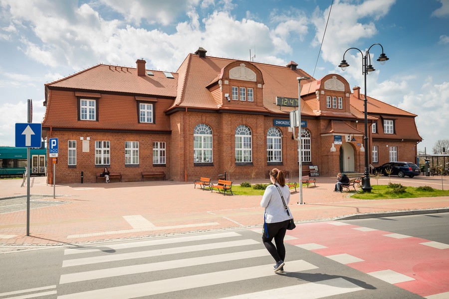 Dworzec w Tucholi po rewitalizacji, fot. Tomasz Czachorowski dla UMWKP