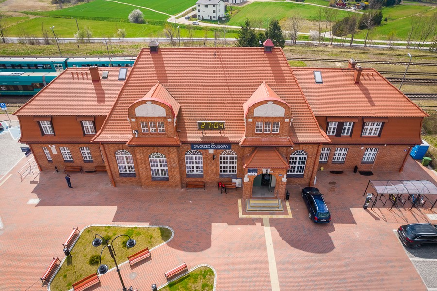 Dworzec w Tucholi po rewitalizacji, fot. Tomasz Czachorowski dla UMWKP