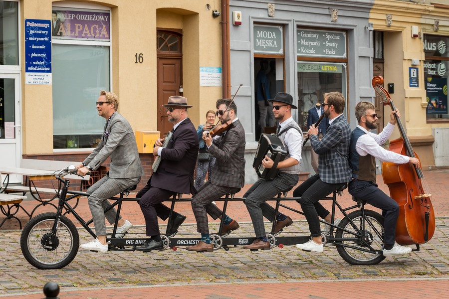 Otwarcie dworca kolejowego w Tucholi, fot. Tomasz Czachorowski dla UMWKP