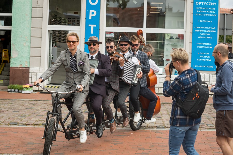 Otwarcie dworca kolejowego w Tucholi, fot. Tomasz Czachorowski dla UMWKP