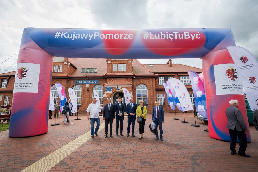 Otwarcie dworca kolejowego w Tucholi, fot. Tomasz Czachorowski dla UMWKP
