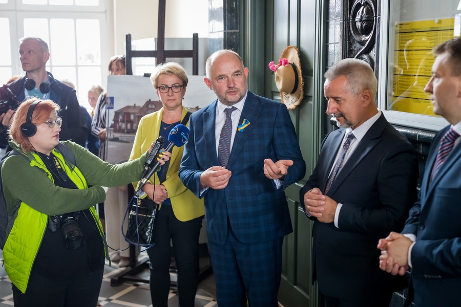 Otwarcie dworca kolejowego w Tucholi, fot. Tomasz Czachorowski dla UMWKP