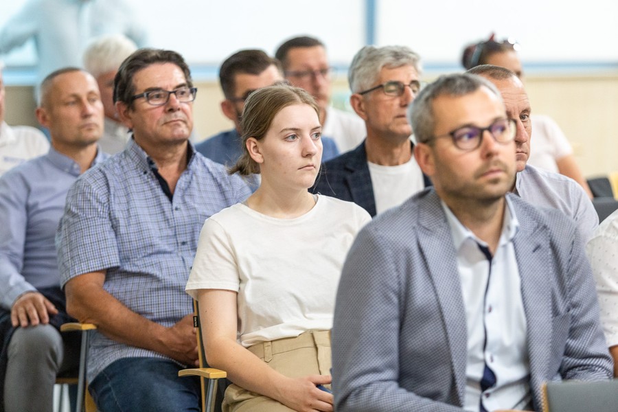 Wręczenie umów na dofinansowanie klubów sportowych, fot. Szymon Zdziebło/tarantoga.pl dla UMWKP