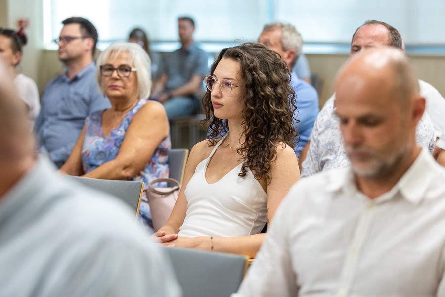 Wręczenie umów na dofinansowanie klubów sportowych, fot. Szymon Zdziebło/tarantoga.pl dla UMWKP